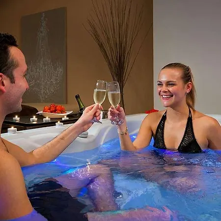 Hotelli Atrium Platinum Luxury And